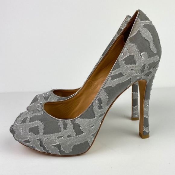 Badgley Mischka | Gray Silver Roxie Platform Pumps 8M - Picture 7 of 11